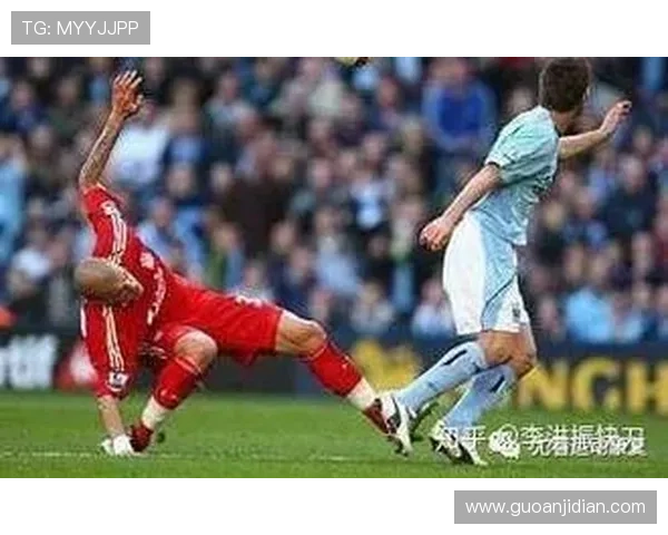 前交叉断裂的足球明星如何重返巅峰与职业生涯的挑战与希望 前交叉断裂的足球明星如何重返巅峰与职业生涯的挑战与希望